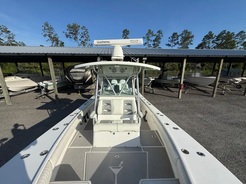 Slide: The Image of Regulator Marine 32 Forward Seating 2006 - 11