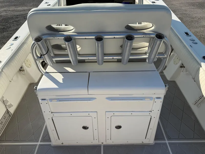 Slide: The Image of Regulator Marine 32 Forward Seating 2006 - 17