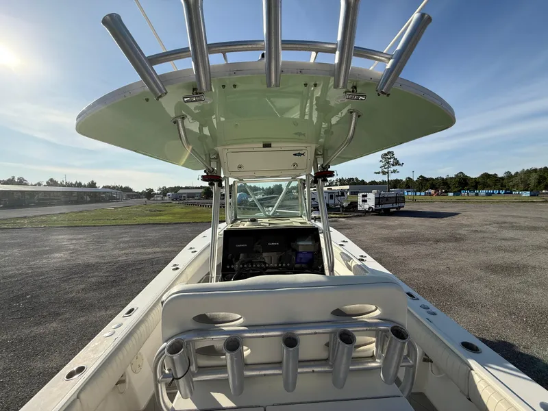 Slide: The Image of Regulator Marine 32 Forward Seating 2006 - 19