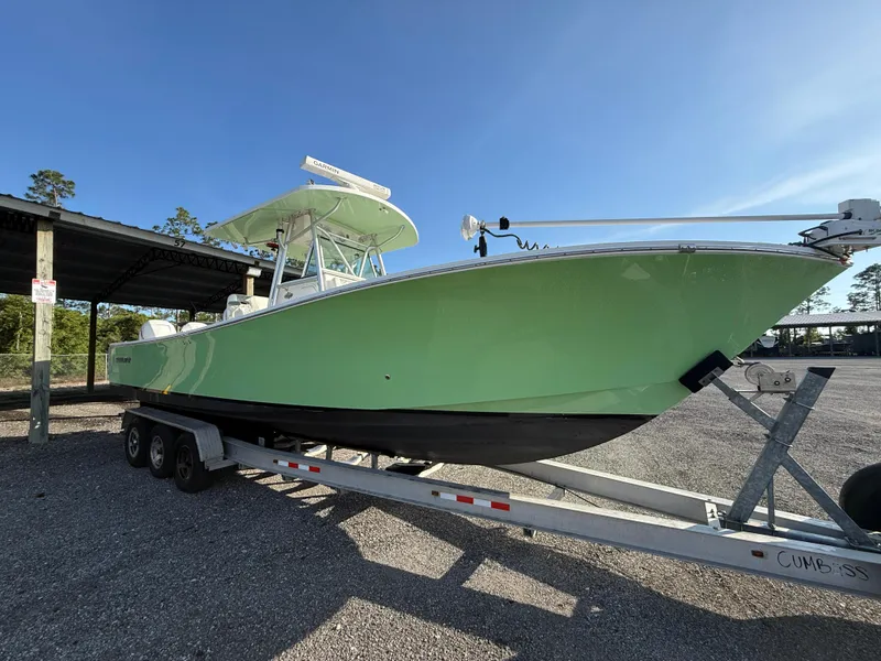 Slide: The Image of Regulator Marine 32 Forward Seating 2006 - 2