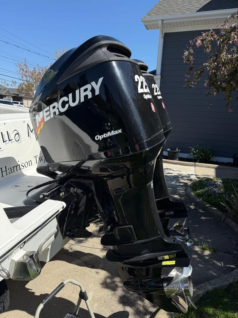 Slide: The Image of 1994 Fountain 31 Tournament Edition boat with Mercury OptiMax outboard engines. - 10