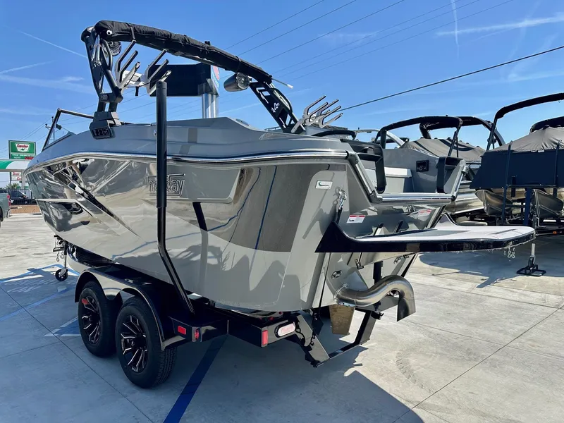 Slide: The Image of Heyday Wake Boats H20 w/ 6.2L w/ 320HP! 2025 - 10