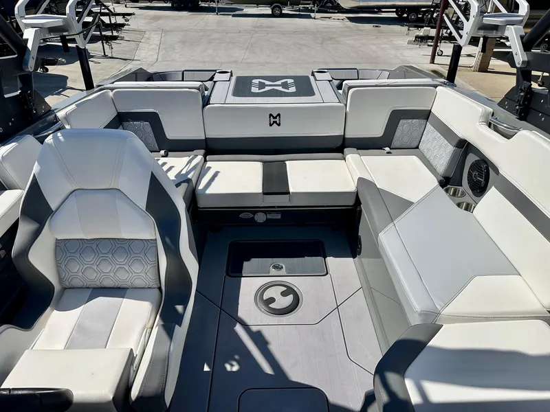 Slide: The Image of Heyday Wake Boats H20 w/ 6.2L w/ 320HP! 2025 - 14