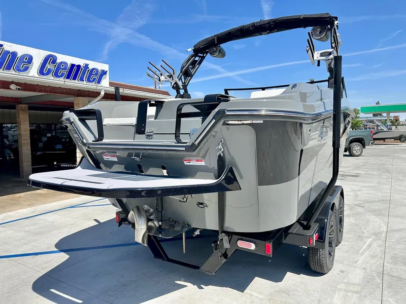 Slide: The Image of Heyday Wake Boats H20 w/ 6.2L w/ 320HP! 2025 - 8