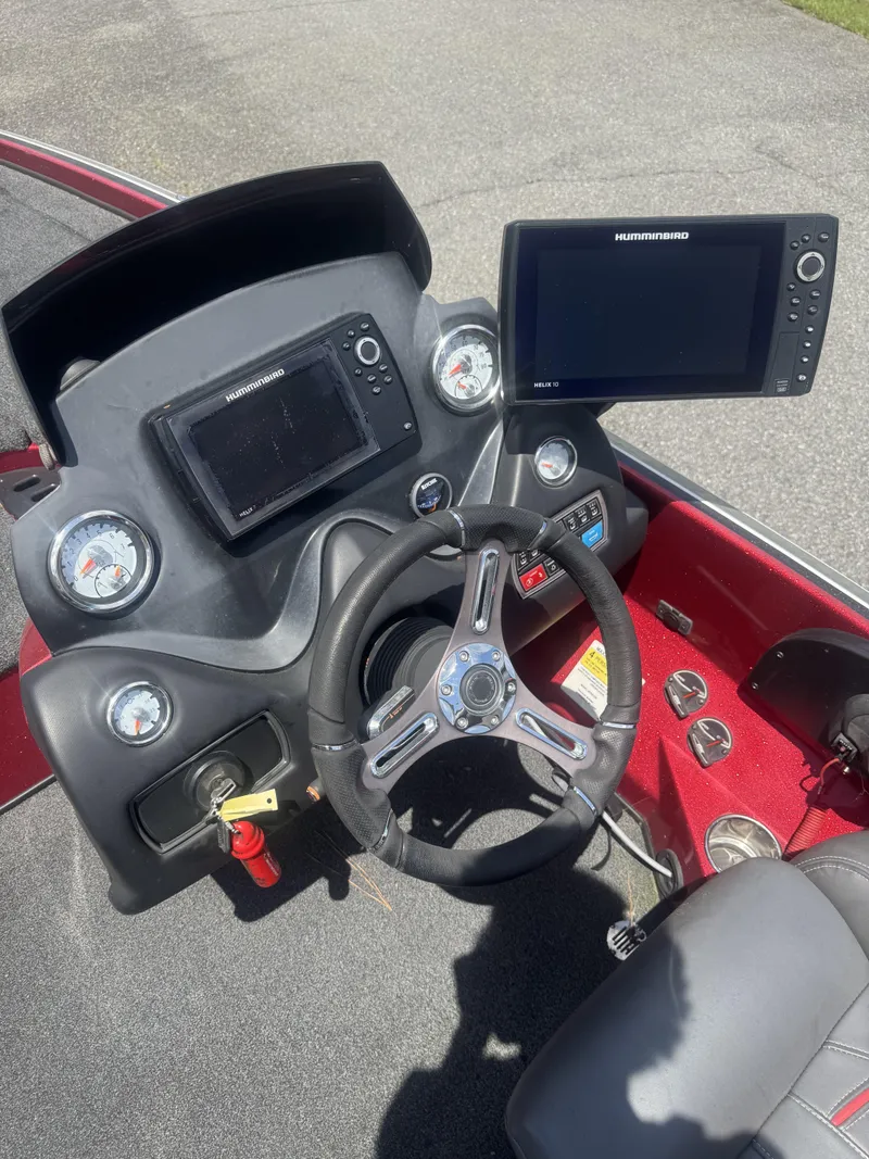 Slide: The Image of Steering console of a 2016 Nitro Z20 boat with Humminbird electronics. - 3