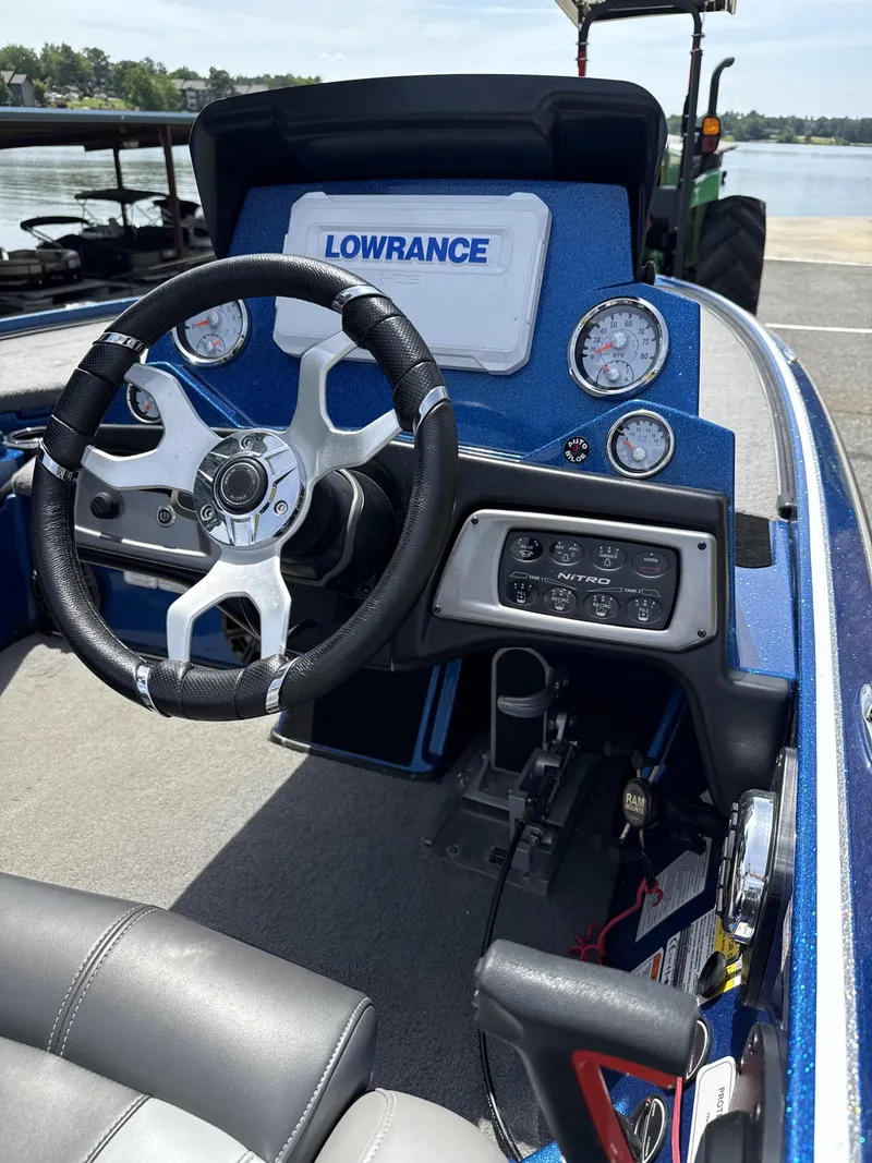 Slide: The Image of Steering console of 2022 Nitro Z20 Pro boat with Lowrance electronics. - 10