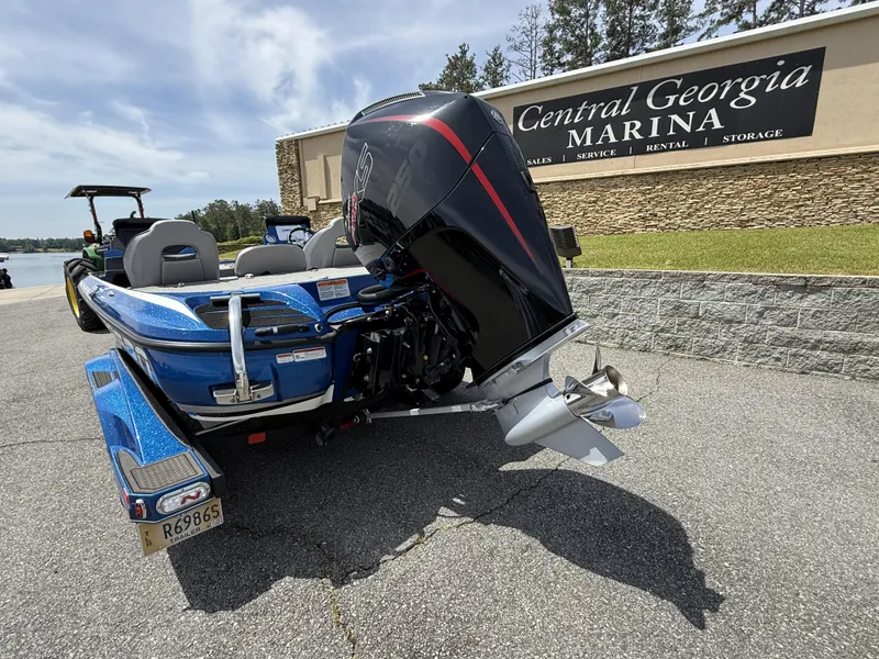 Slide: The Image of 2022 Nitro Z20 Pro boat at Central Georgia Marina, featuring powerful outboard motor. - 19