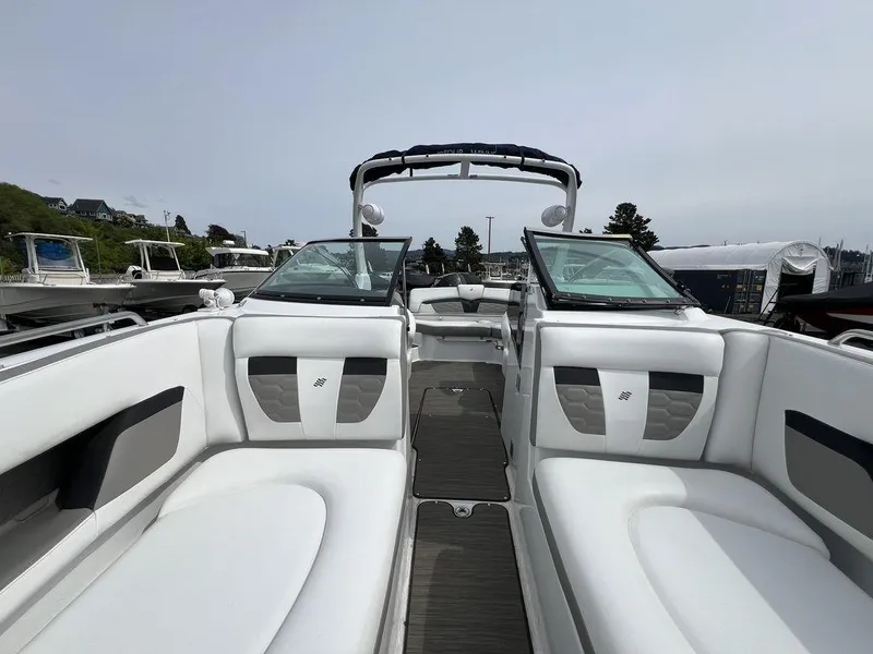 Slide: The Image of Four Winns HD5OB 2022 - 11