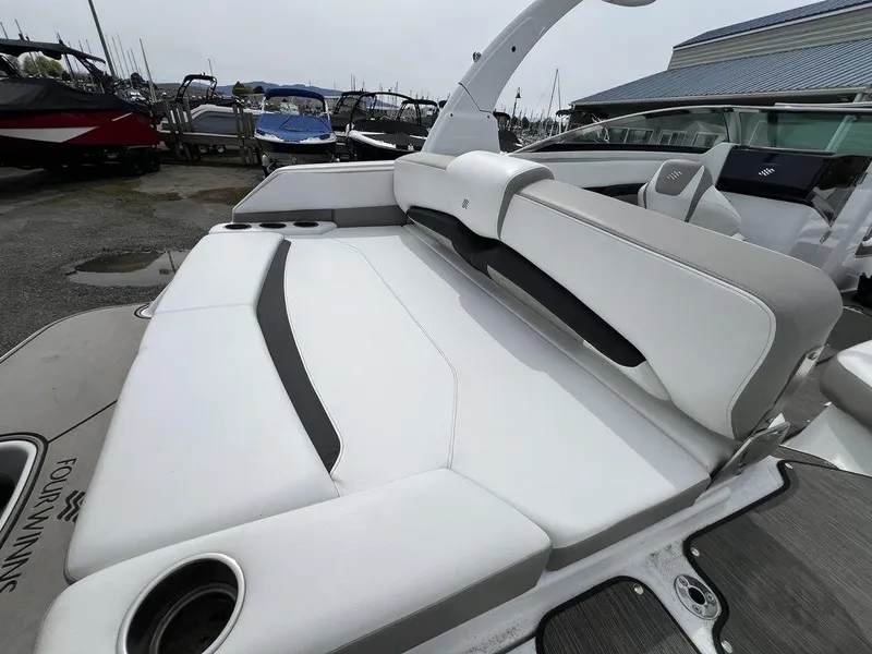 Slide: The Image of Four Winns HD5OB 2022 - 12