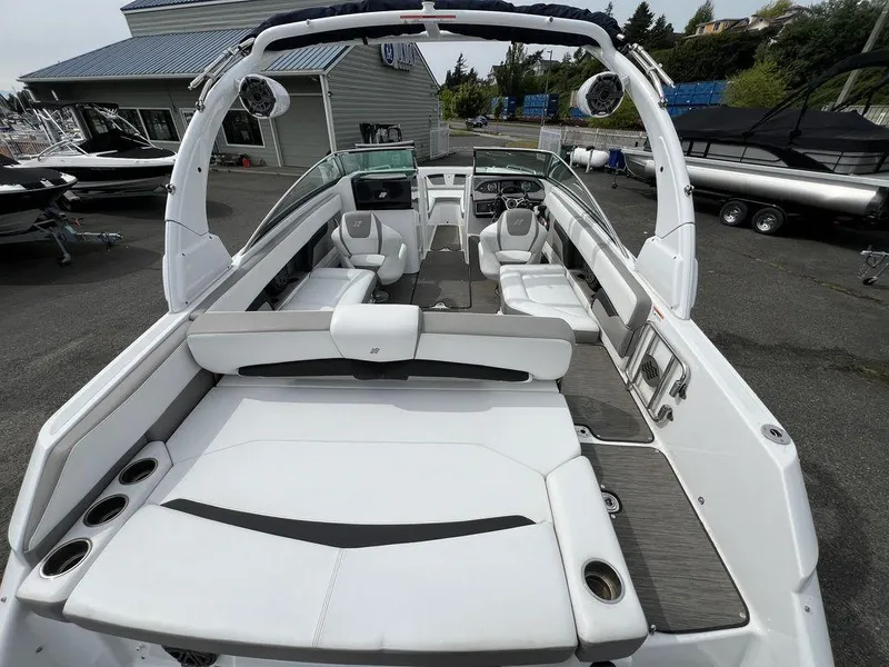 Slide: The Image of Four Winns HD5OB 2022 - 4