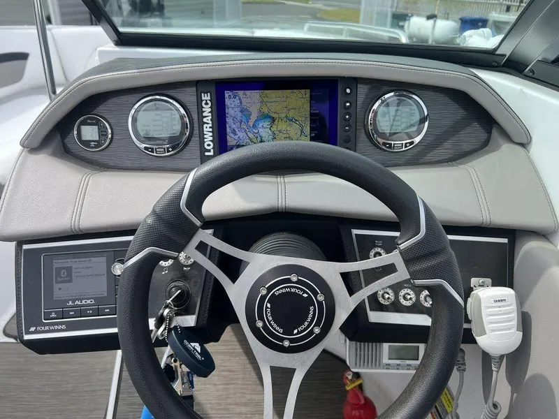 Slide: The Image of Four Winns HD5OB 2022 - 9