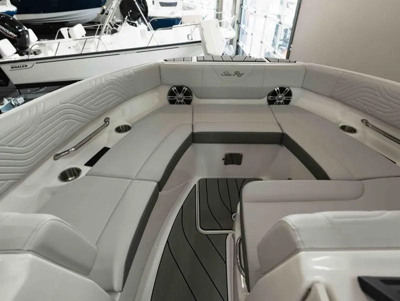 Slide: The Image of Sea Ray SDS 250 SURF 2025 - 12