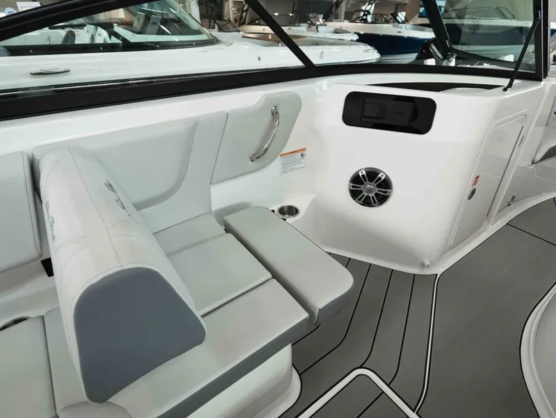 Slide: The Image of Sea Ray SDX 250 Surf 2025 - 10