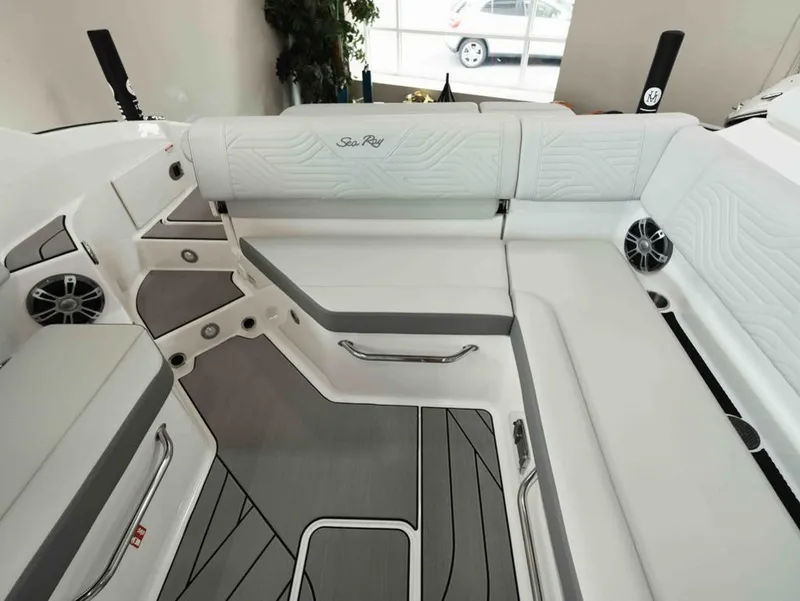 Slide: The Image of Sea Ray SDX 250 Surf 2025 - 17