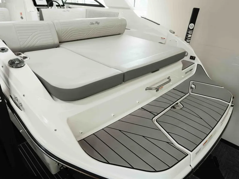 Slide: The Image of Sea Ray SDX 250 Surf 2025 - 4