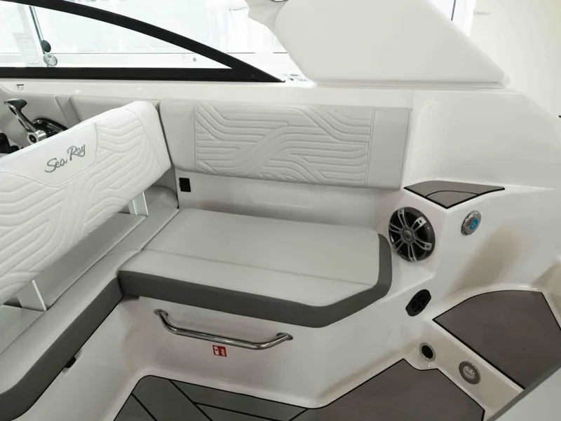 Slide: The Image of Sea Ray SDX 250 Surf 2025 - 7