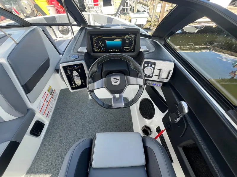 Slide: The Image of Malibu Wakesetter 22 LSV 2023 - 16