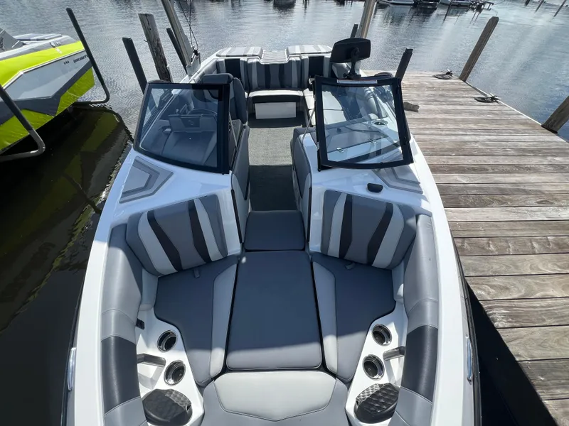 Slide: The Image of Malibu Wakesetter 22 LSV 2023 - 19