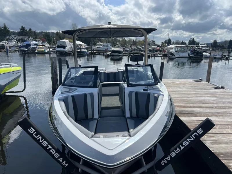 Slide: The Image of Malibu Wakesetter 22 LSV 2023 - 3