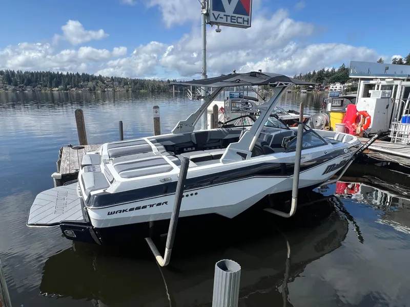 Slide: The Image of Malibu Wakesetter 22 LSV 2023 - 6