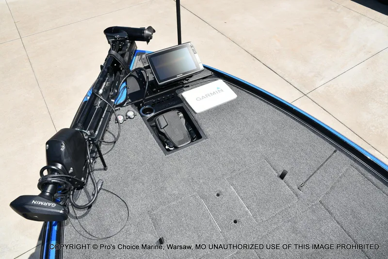 Slide: The Image of 2024 Nitro Z21 XL Pro Pack boat with Garmin electronics and trolling motor. - 44