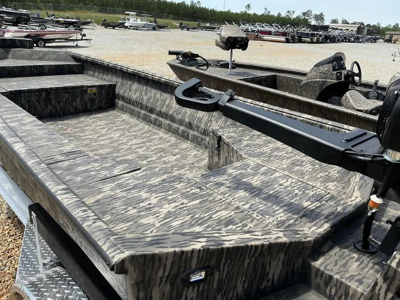 Slide: The Image of Reaper Boats 756 MUD REAPER 2025 - 13