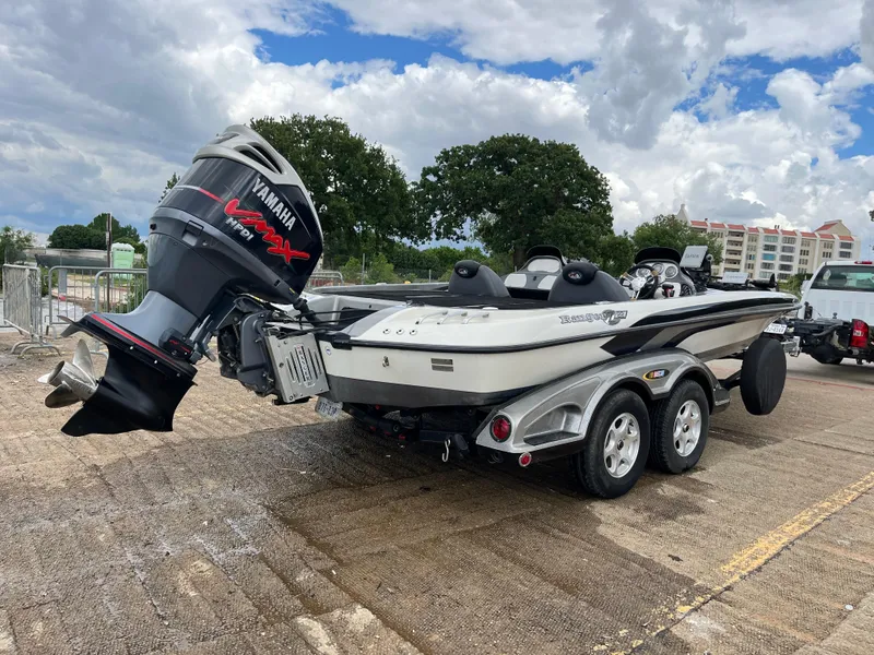 Slide: The Image of 2007 Ranger COMANCHE SERIES Z22 NASCAR boat with Yamaha engine on trailer. - 3