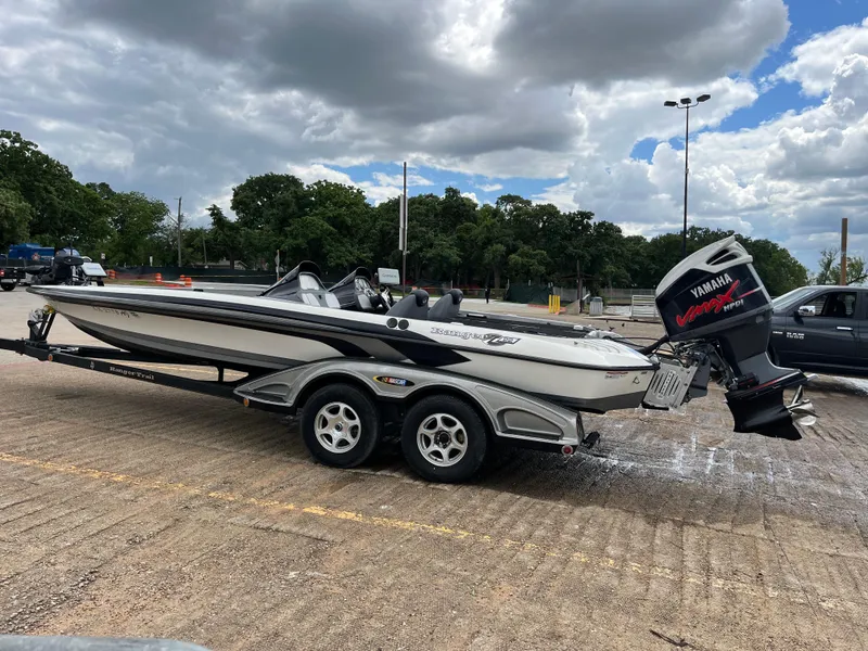 Slide: The Image of 2007 Ranger COMANCHE SERIES Z22 NASCAR boat on trailer with Yamaha outboard motor. - 7