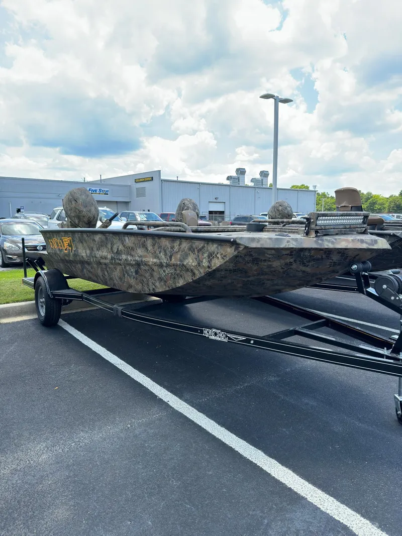 The Image of Excel 1651 Viper F4 2025 - 1