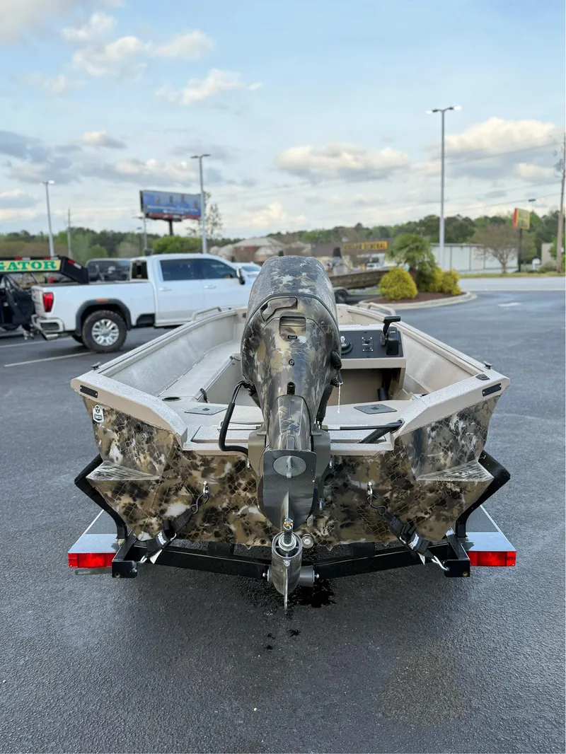 Slide: The Image of Excel 1751 SIDE CONSOLE RIVER WARRIOR 2025 - 12