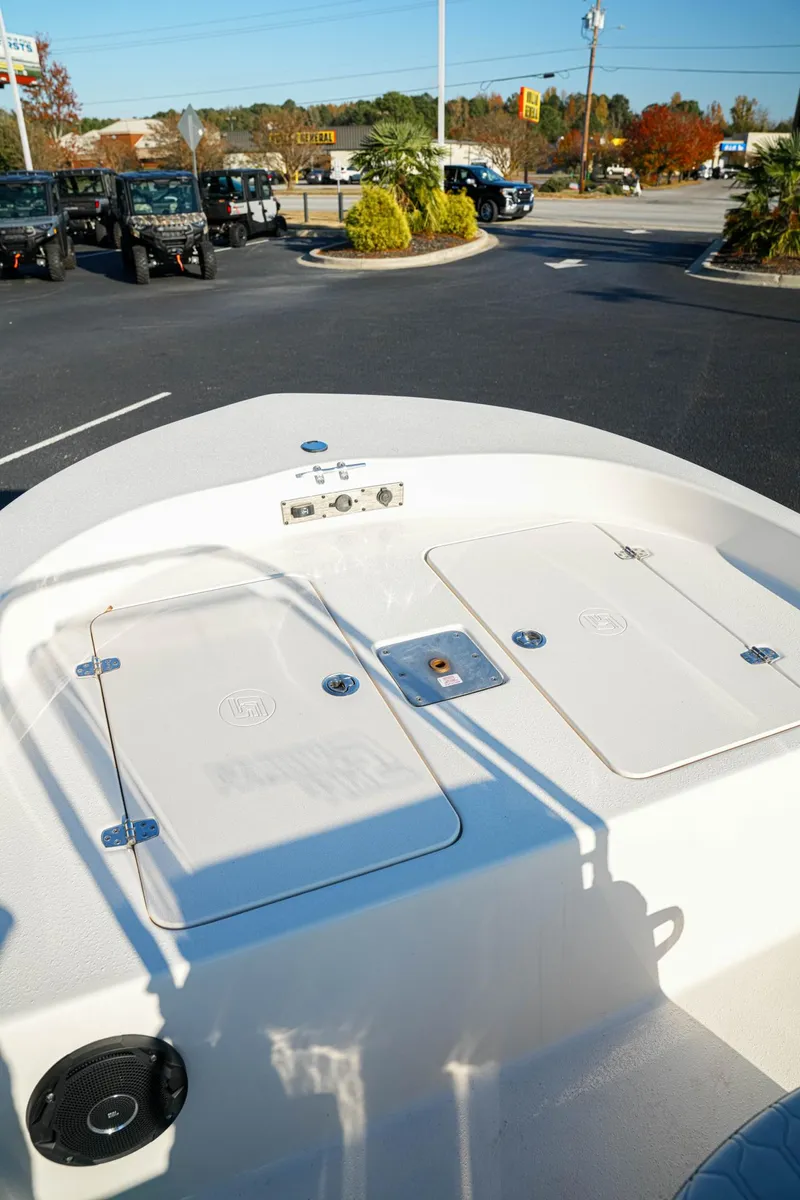 Slide: The Image of Carolina 178 JLS CENTER CONSOLE 2025 - 18