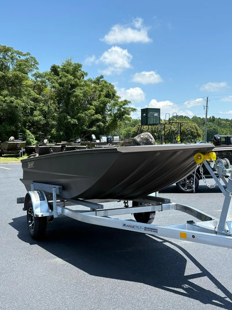 Slide: The Image of Edge Boats 653 DB 2025 - 1