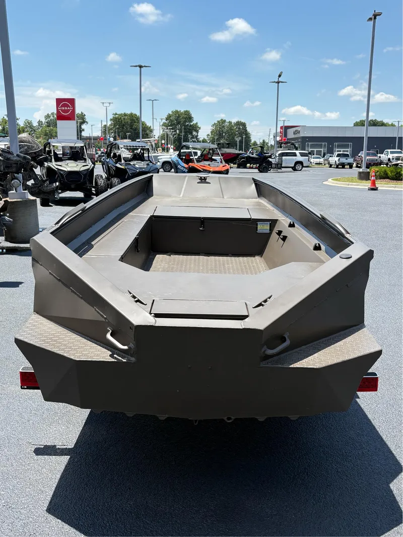 Slide: The Image of Edge Boats 653 DB 2025 - 4