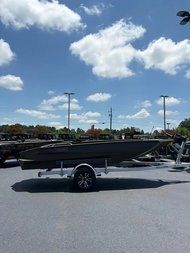 Slide: The Image of Edge Boats 653 DB 2025 - 5