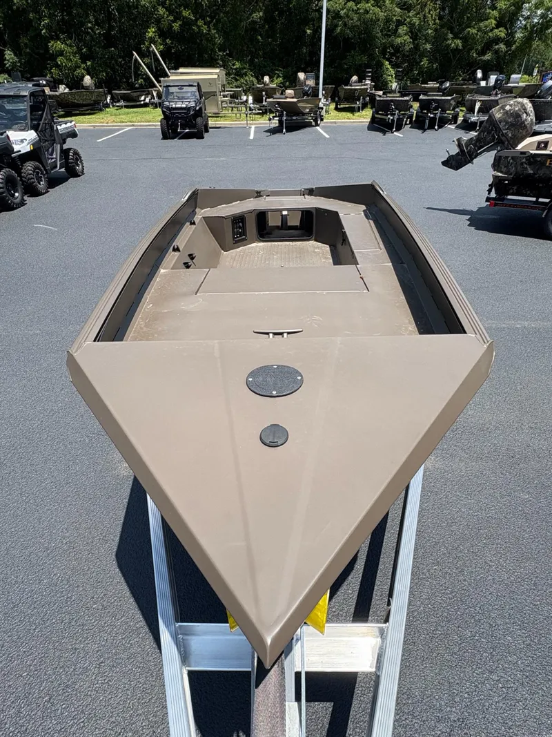 Slide: The Image of Edge Boats 653 DB 2025 - 8