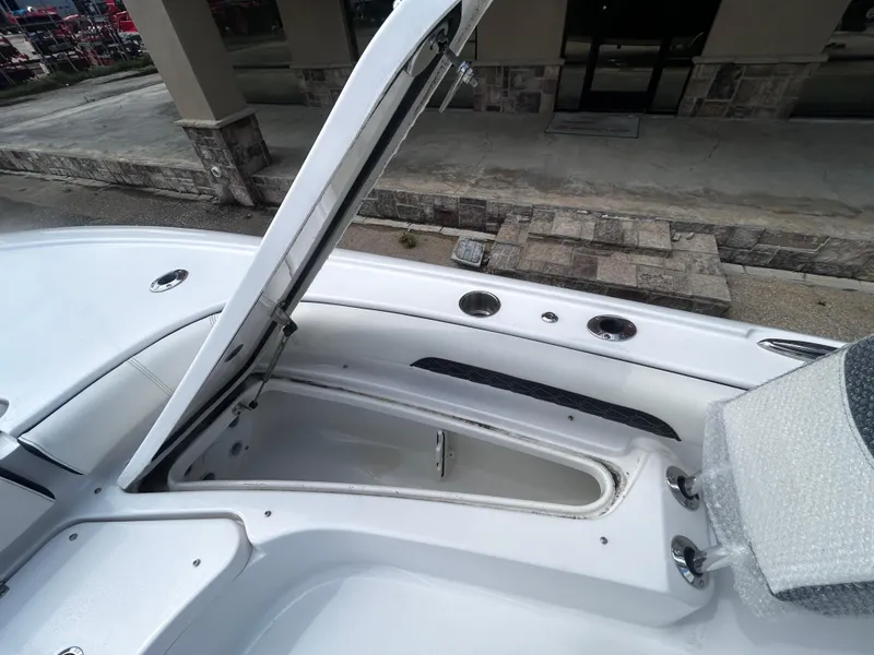 Slide: The Image of Tidewater 2500CB 2025 - 15