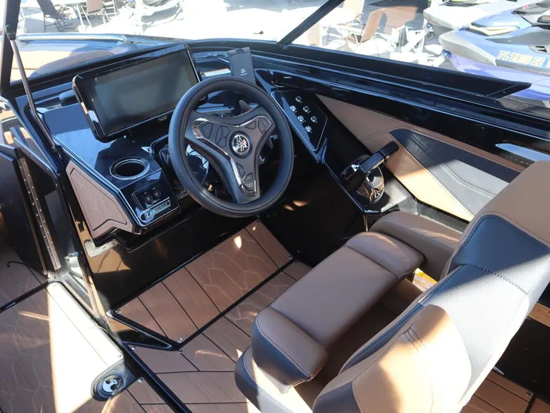 Slide: The Image of Yamaha 255 XD 2025 - 12