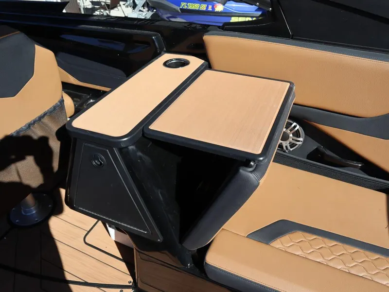 Slide: The Image of Yamaha 255 XD 2025 - 14