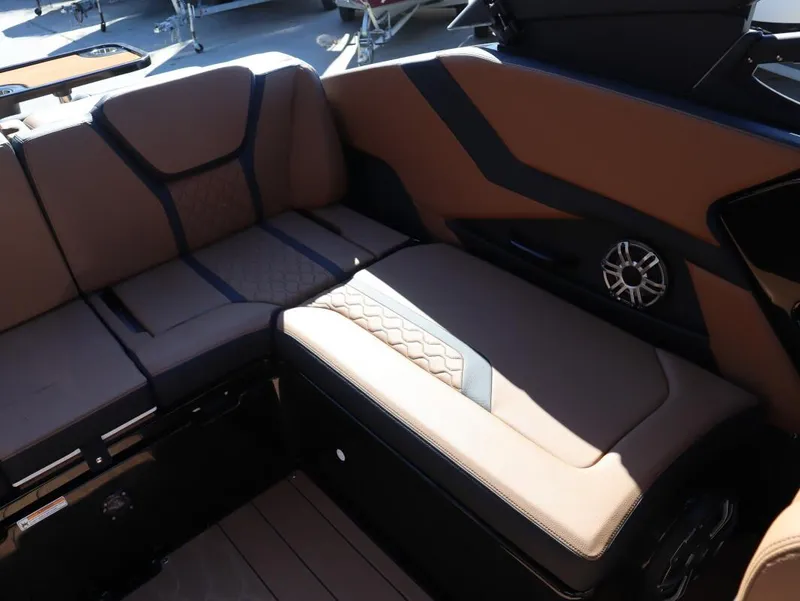 Slide: The Image of Yamaha 255 XD 2025 - 15