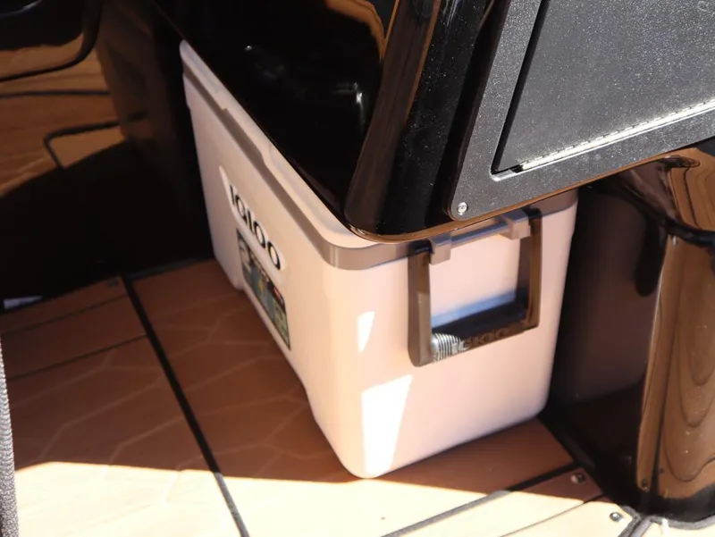 Slide: The Image of Yamaha 255 XD 2025 - 18