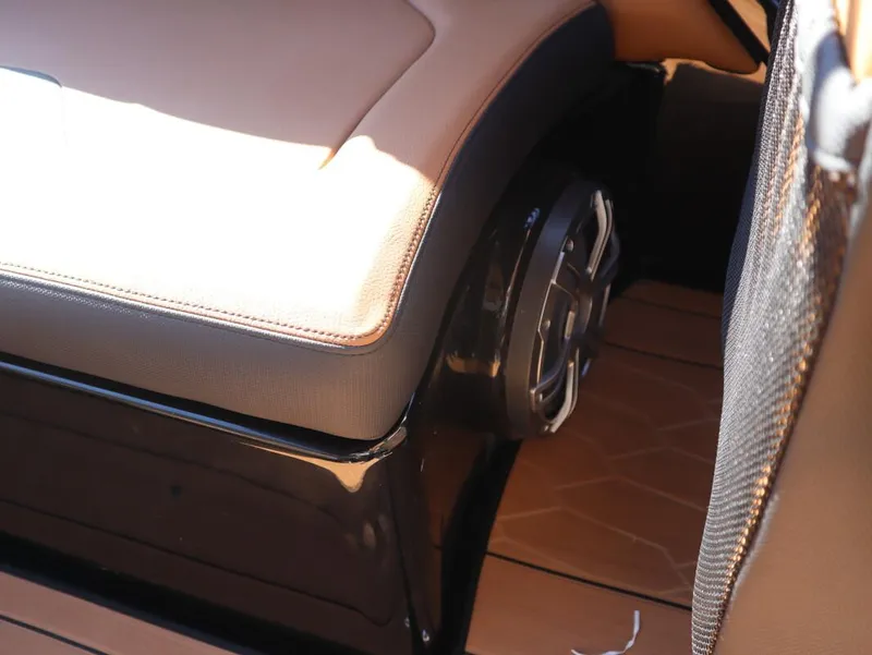 Slide: The Image of Yamaha 255 XD 2025 - 19