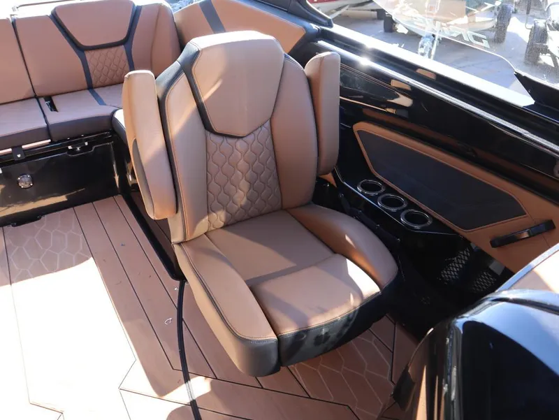 Slide: The Image of Yamaha 255 XD 2025 - 23