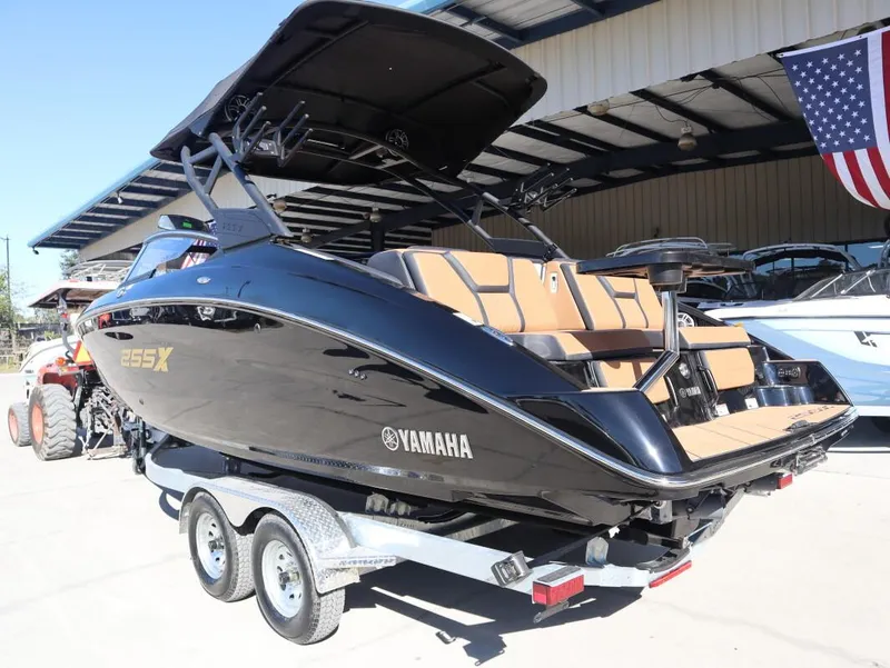 Slide: The Image of Yamaha 255 XD 2025 - 5