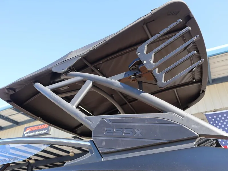 Slide: The Image of Yamaha 255 XD 2025 - 6