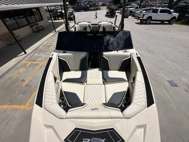 Slide: The Image of Tigé 22RZX 2025 - 21