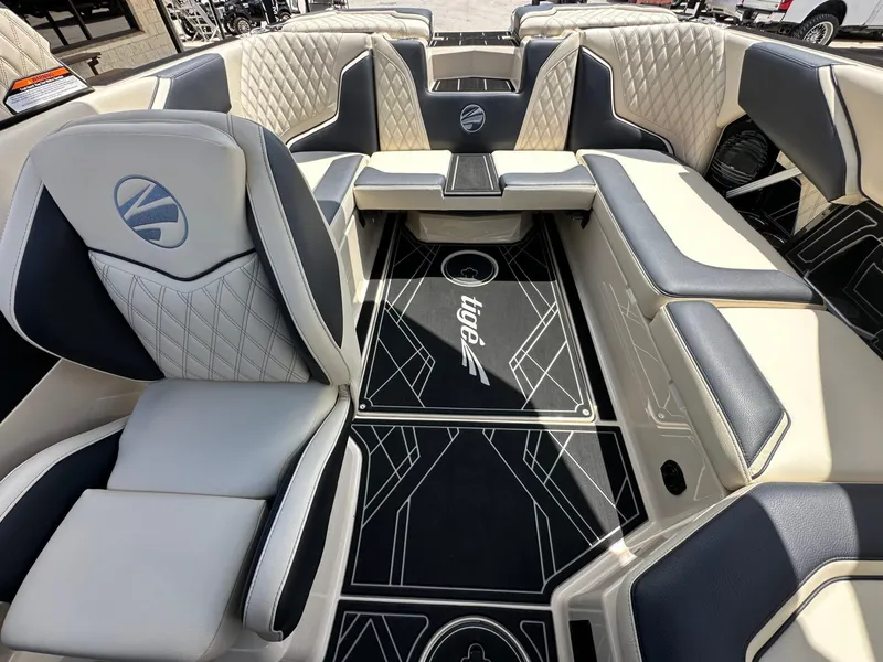 Slide: The Image of Tigé 22RZX 2025 - 27