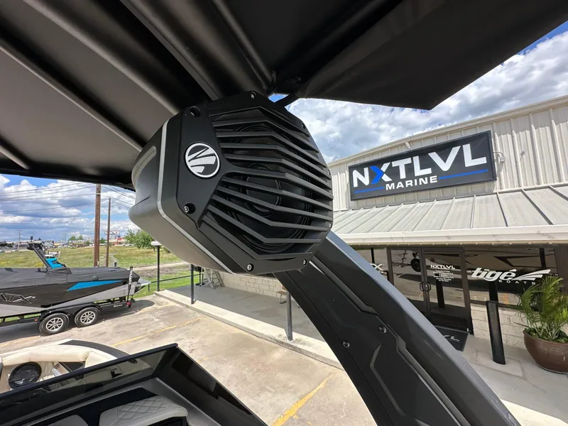 Slide: The Image of Tigé 22RZX 2025 - 29