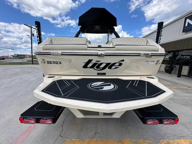 Slide: The Image of Tigé 22RZX 2025 - 3