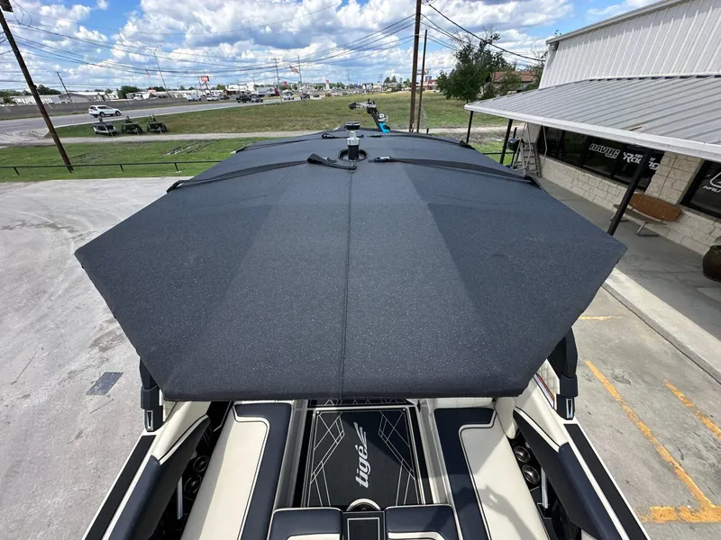 Slide: The Image of Tigé 22RZX 2025 - 32