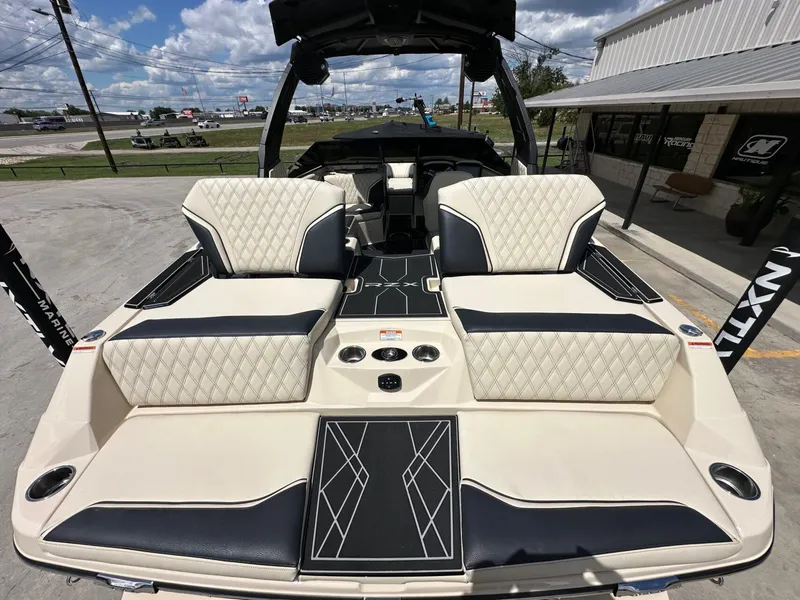 Slide: The Image of Tigé 22RZX 2025 - 38